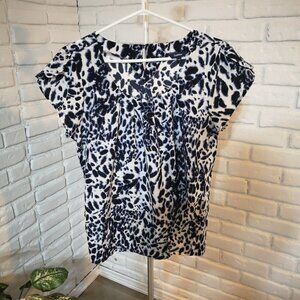 Reitmans Ladies Size Large Cap Sleeve Navy & White Animal Print Blouse
